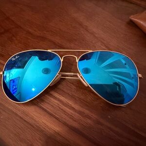 Ray-Ban Aviator Sunglasses with Reflective Blue Lenses